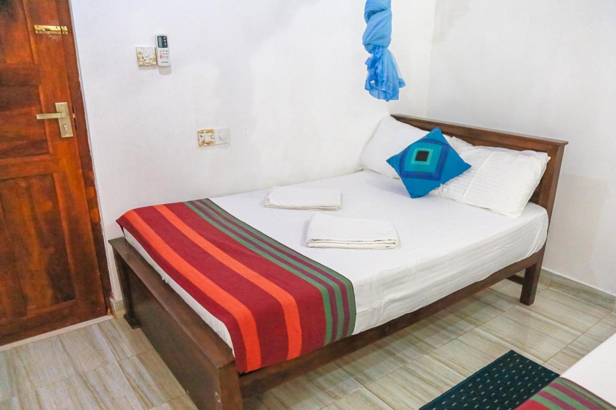 Lakeside Villa Anuradhapura Δωμάτιο φωτογραφία